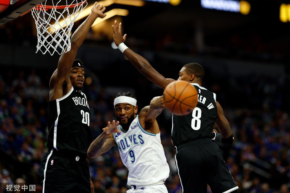 球迷热议不 球迷热议不