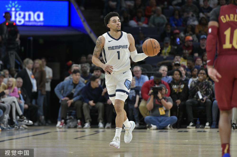 球迷一直以 球迷一直以